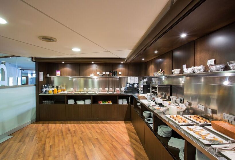 ホテル Zentral Ramiro I