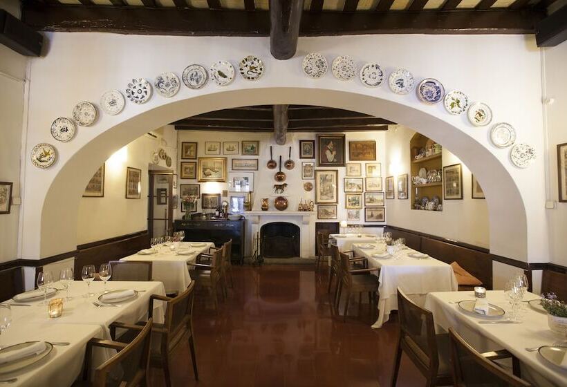 Hostal De La Plaça