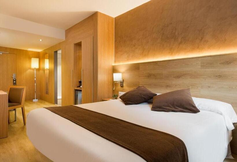 Отель Acta Azul Barcelona