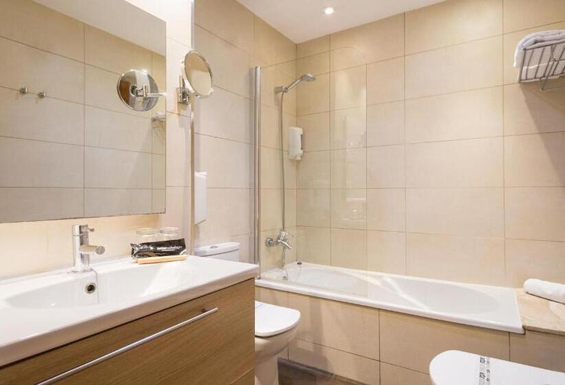 Отель Acta Azul Barcelona