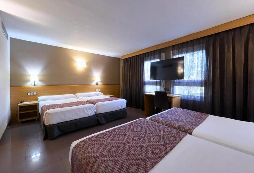 هتل Catalonia Park Guell