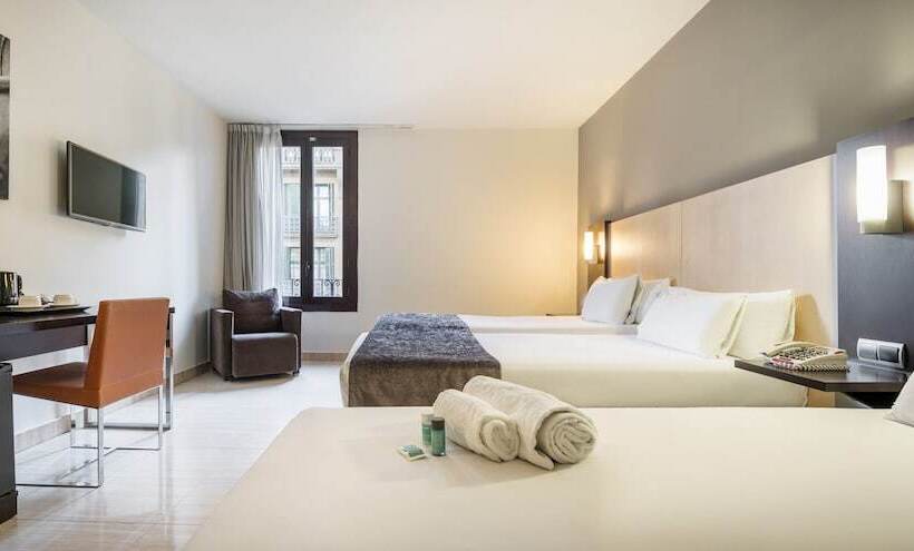 Отель Ilunion Almirante