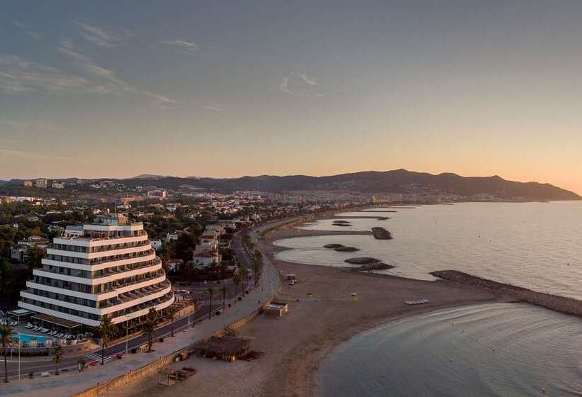 هتل Me Sitges Terramar