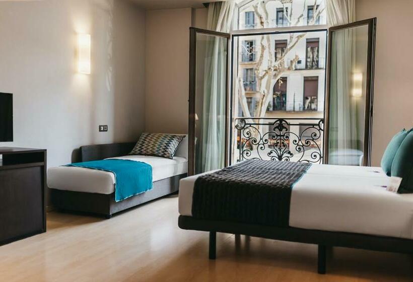 ホテル Oriente Atiram