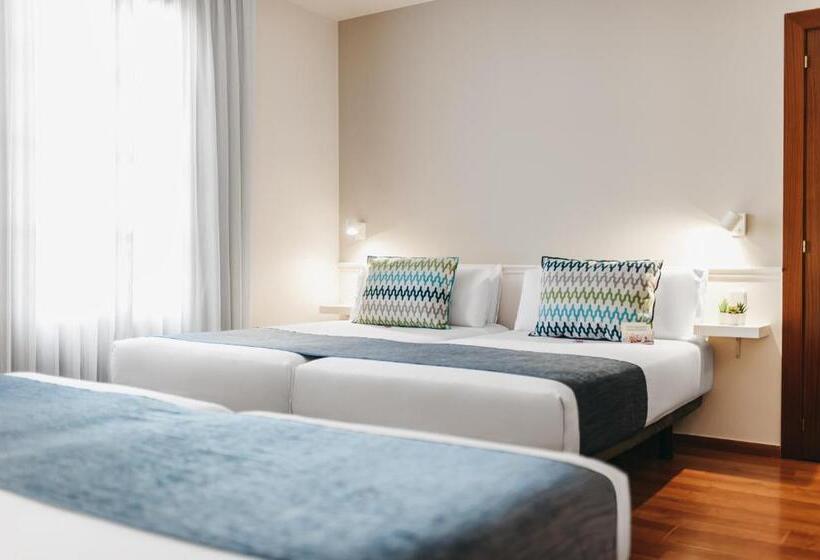 ホテル Oriente Atiram