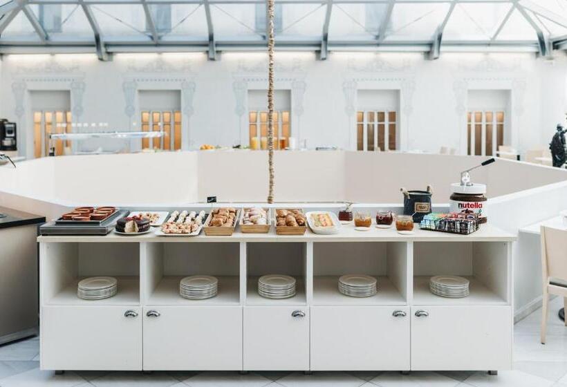 ホテル Oriente Atiram