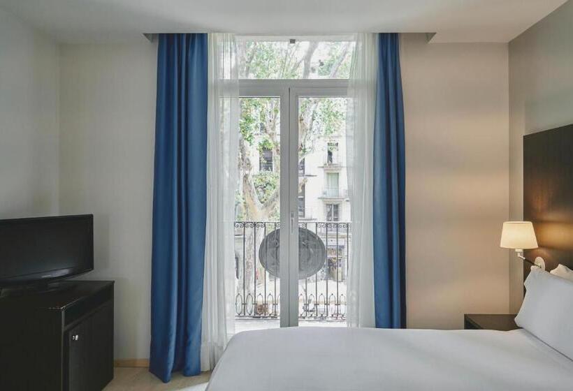 ホテル Oriente Atiram