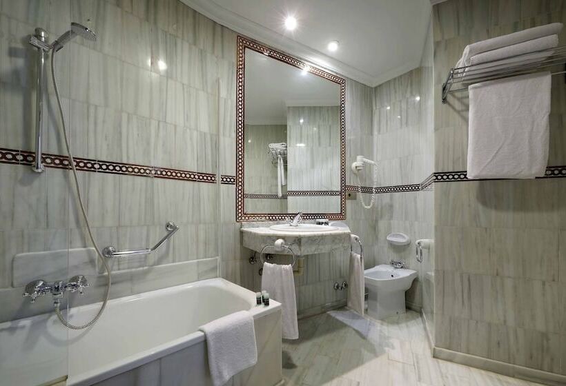 هتل Exe Triunfo Granada