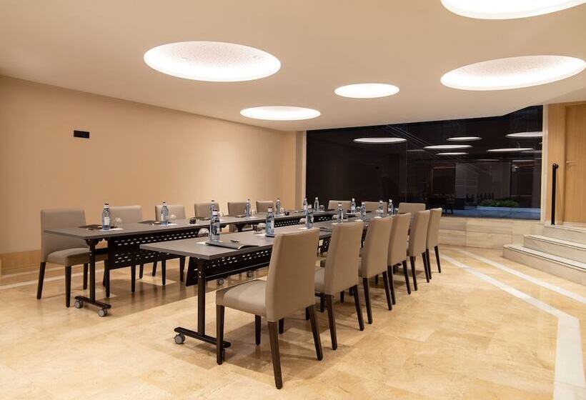 هتل Granada Center