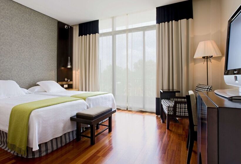فندق NH Avenida Jerez