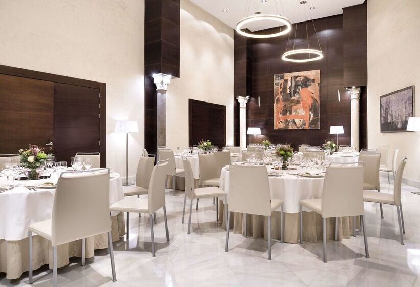 هتل NH Collection Victoria