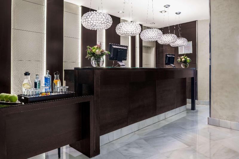 هتل NH Collection Victoria