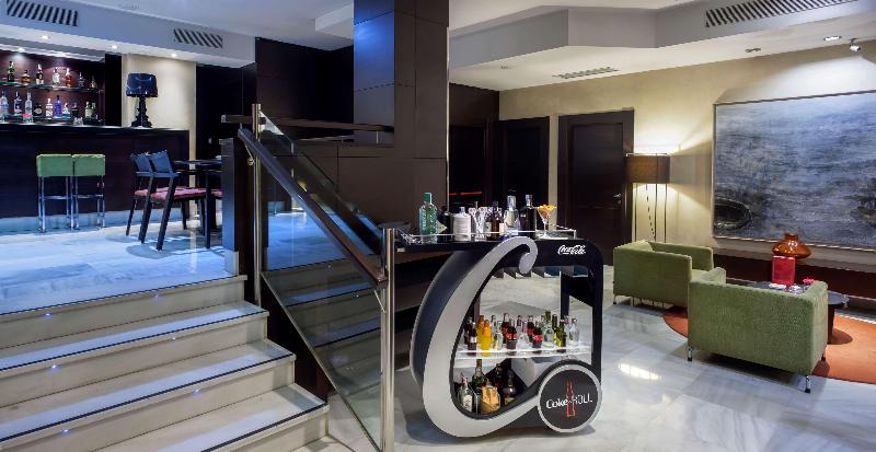 هتل NH Collection Victoria