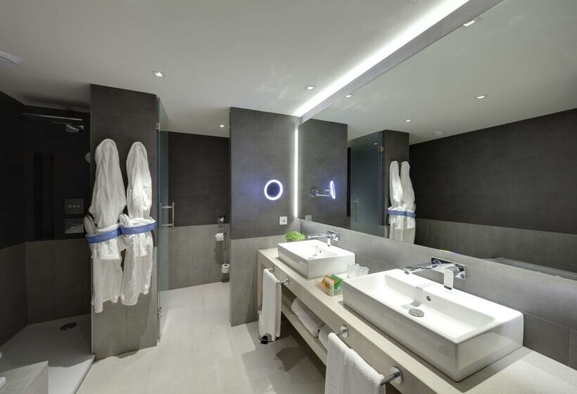 هتل NH Collection San Sebastian Aranzazu