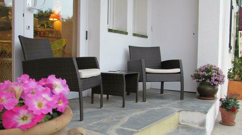 هتل Nou Estrelles