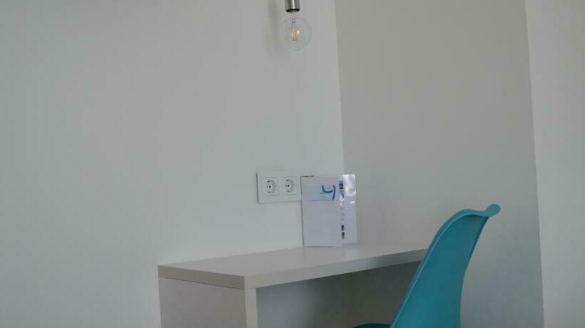 هتل Nou Estrelles