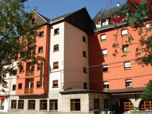 فندق Villa De Canfranc