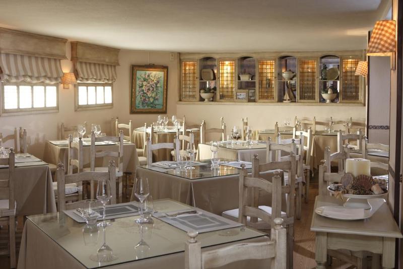 هتل Apartamentos Rotilio