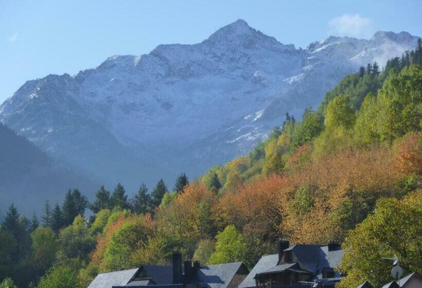 בית מלון כפרי Besiberri