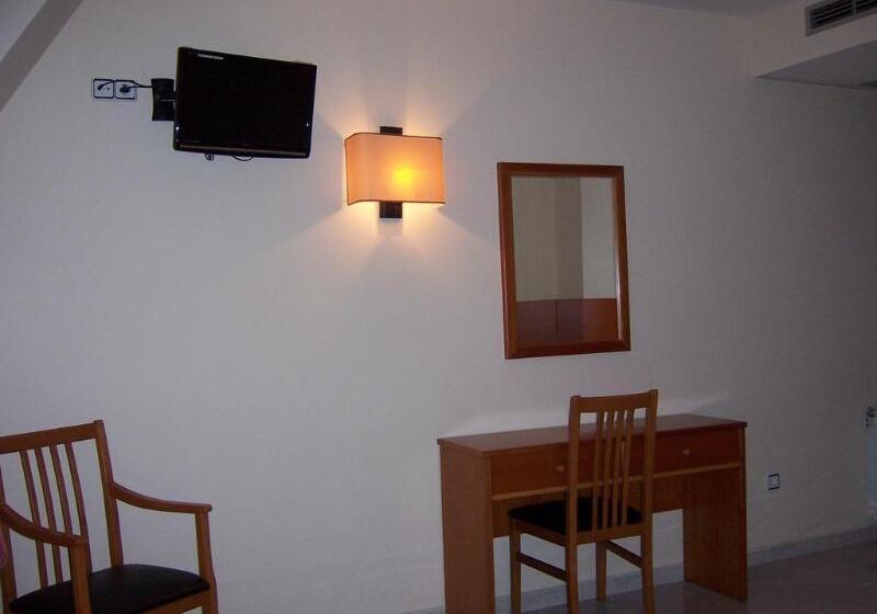 هتل Nuevo Lanzada