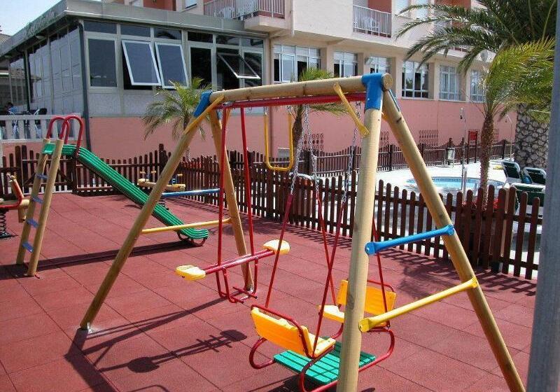 هتل Nuevo Lanzada