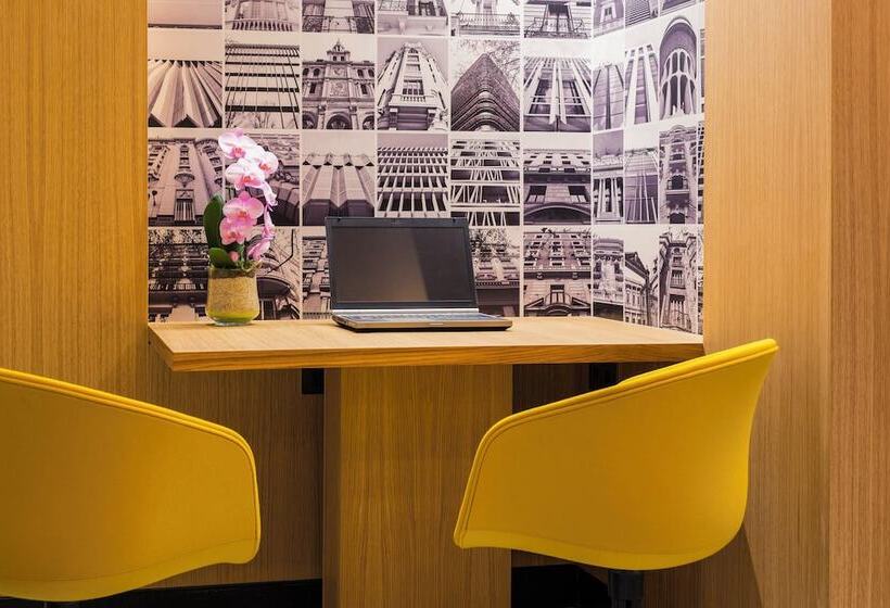 Motel One Madridplaza De España