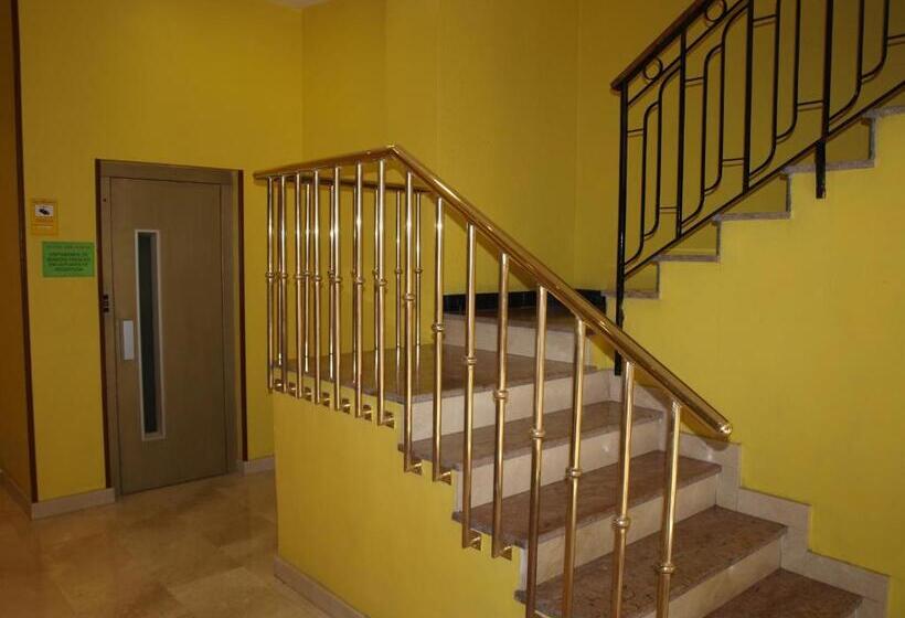هتل Hostal San Jorge