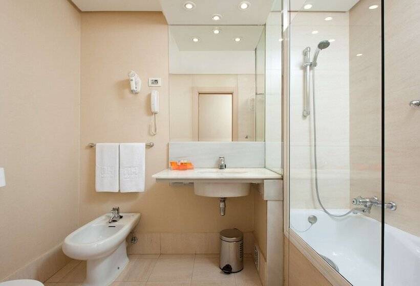 هتل NH Bilbao Deusto