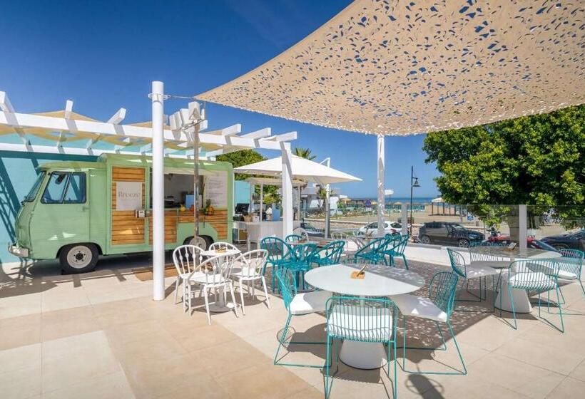 בית מלון כפרי Occidental Torremolinos Playa