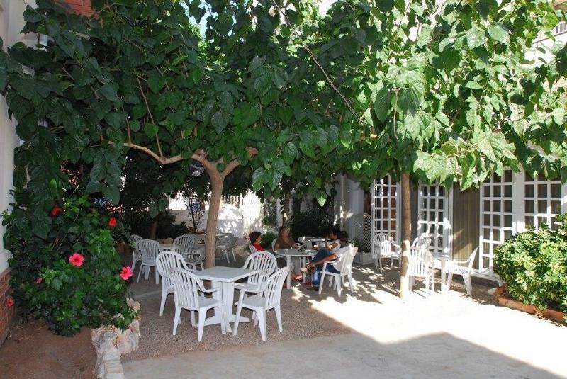 هتل Restaurant Llansola