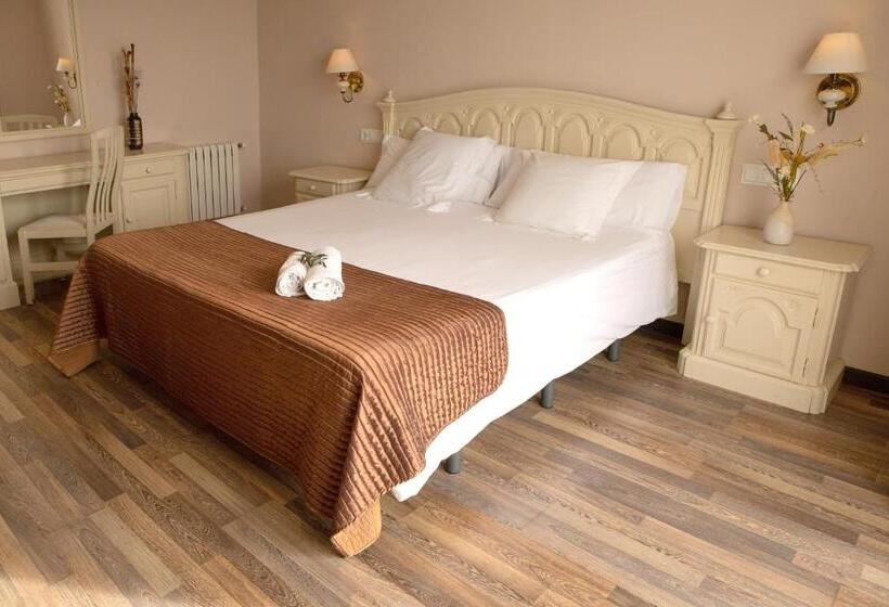 هتل Roger De Flor By Seleqtta