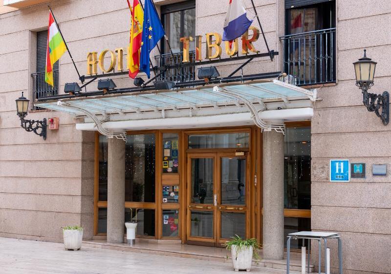 هتل Tibur