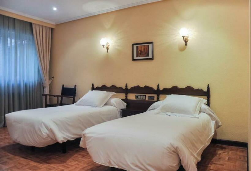 هتل Urban Salamanca