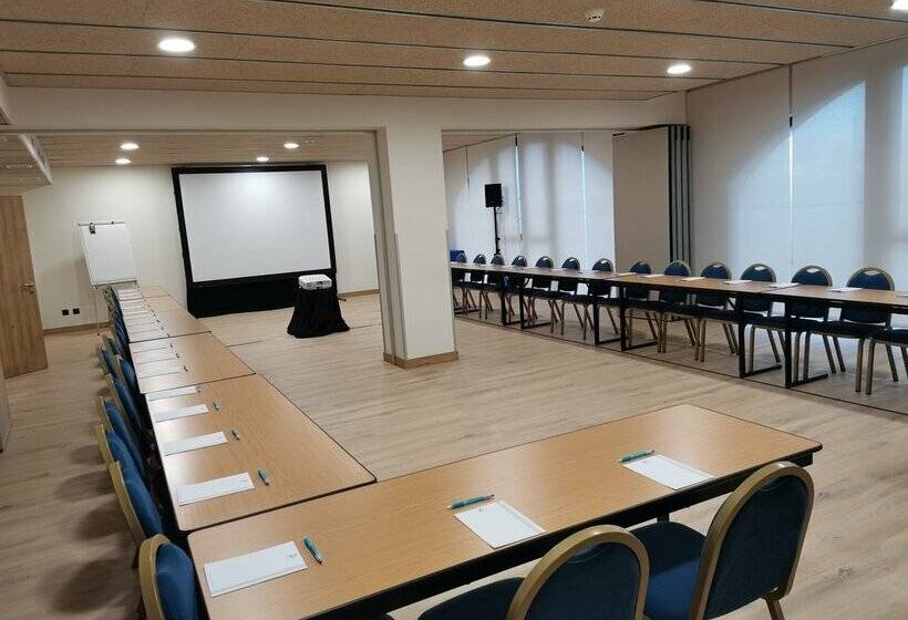 Отель Zentral Mayoral