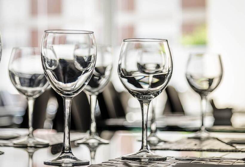 Exe Cunit Suites & Spa