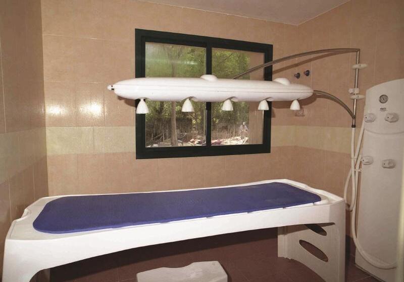 هتل Balneario De La Virgen