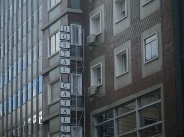 هتل Hostal Cataluña