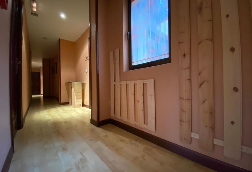 هتل Hostal Concejo