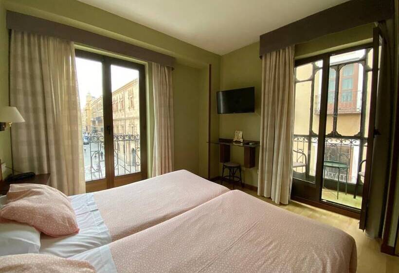 هتل Hostal Concejo