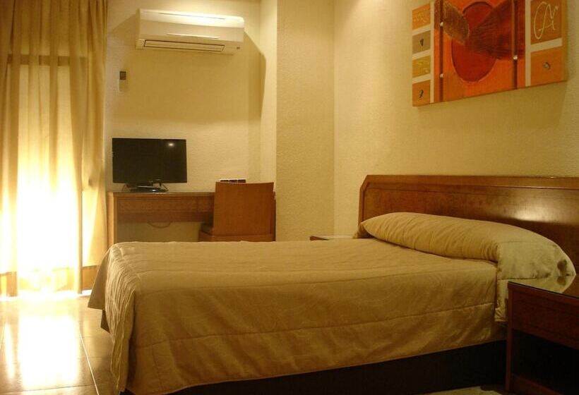 호텔 Hostal Moreno