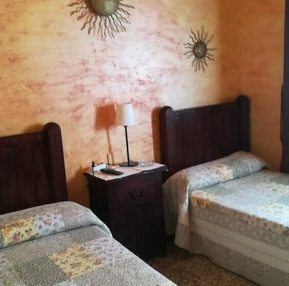 هتل Hostal Restaurante La Diligencia