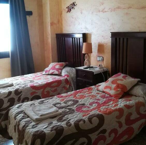 هتل Hostal Restaurante La Diligencia