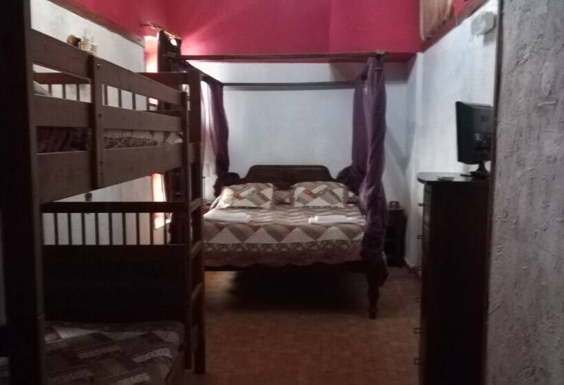 هتل Hostal Restaurante La Diligencia