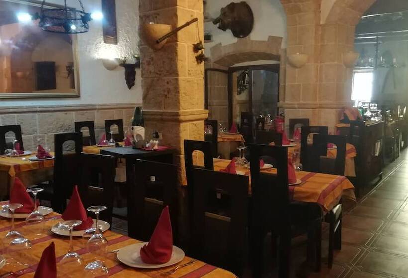 هتل Hostal Restaurante La Diligencia