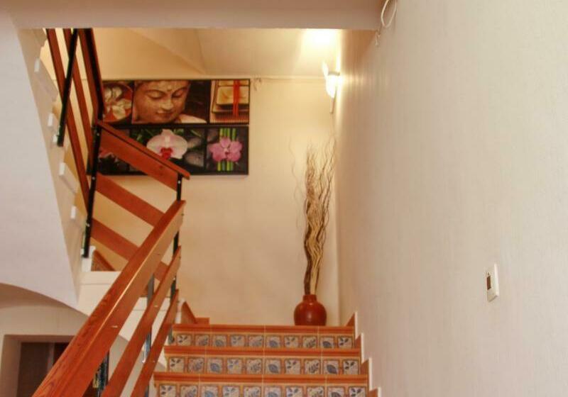 فندق Hostal Rte. Elena