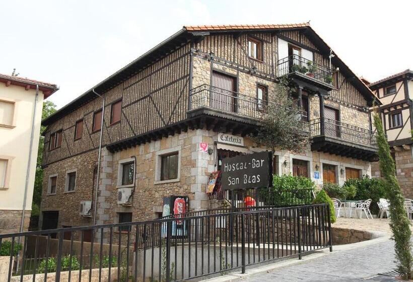 هتل Hostal San Blas