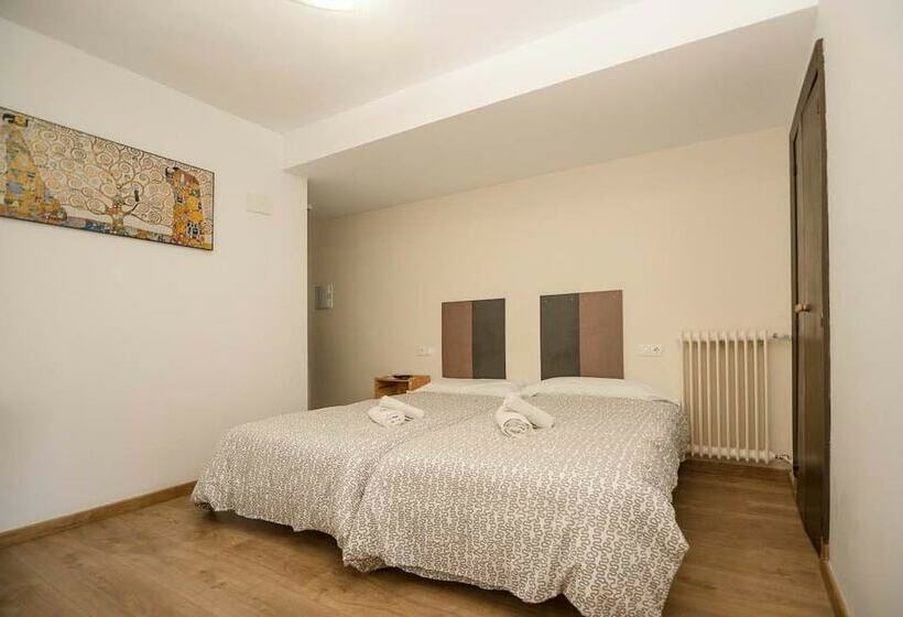 Отель Hostal ávila