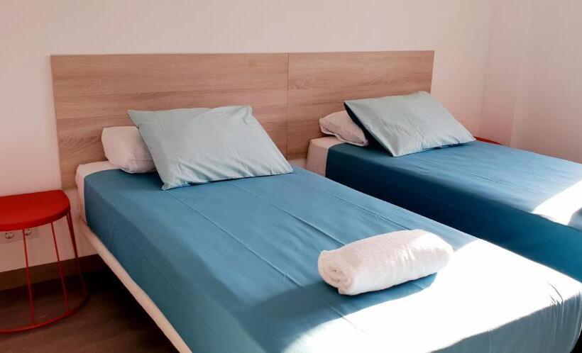 Отель Pensión La Estrella