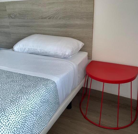 Отель Pensión La Estrella