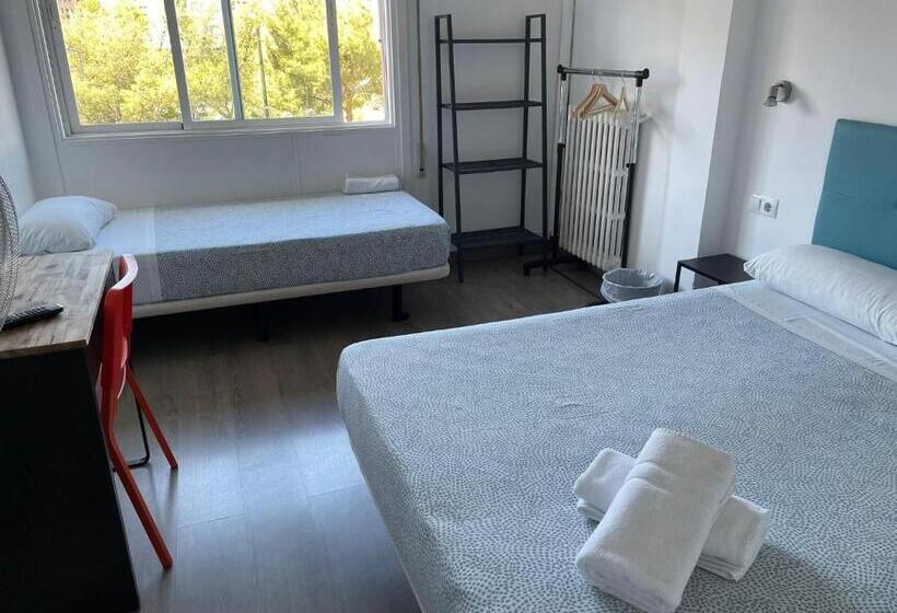 Отель Pensión La Estrella